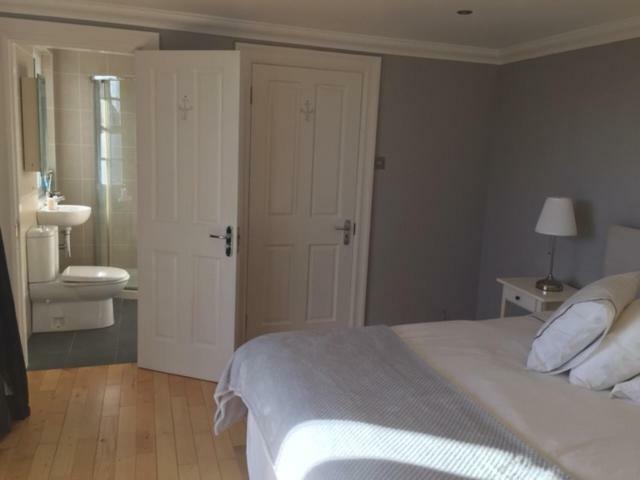 Strandview Beach Apartment Баликасъл Екстериор снимка